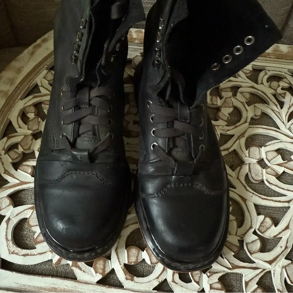 Dr. Martens Black Leather Boots Men’s 9 Women’s 10